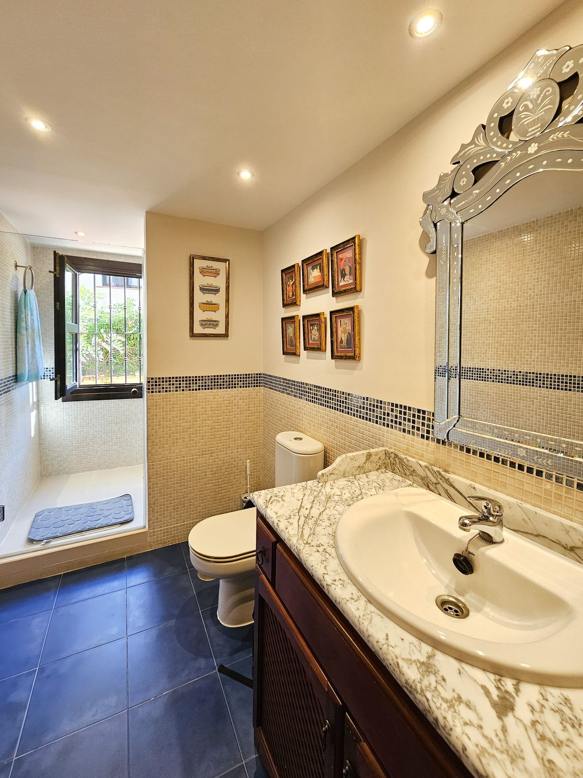 https://cdn.resales-online.com/public/mpy6ktkbu0/properties/308bf544854111eeb0180217bc231ef4/w1200/18-cc72f169493c096e712837ff5d8b6e41.jpg?v=1700231188