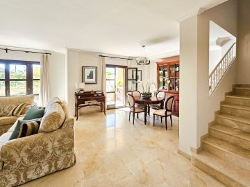 https://cdn.resales-online.com/public/mpy6ktkbu0/properties/308bf544854111eeb0180217bc231ef4/w1200/12-53013098fcab6c38b1379cd33298e050.jpg?v=1700231188