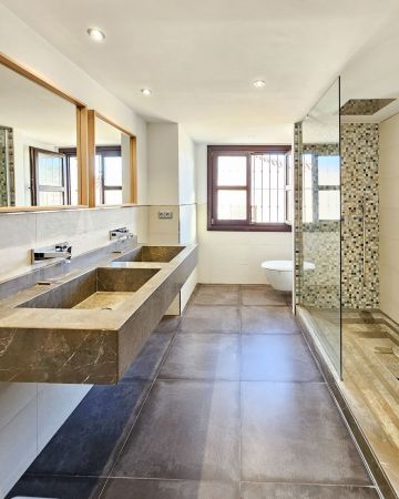 https://cdn.resales-online.com/public/mpy6ktkbu0/properties/308bf544854111eeb0180217bc231ef4/w1200/7-aa4cc561180b369757c0bb4af9886cd3.jpg?v=1700231188
