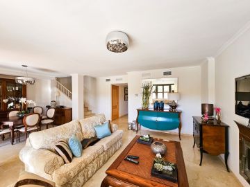 https://cdn.resales-online.com/public/mpy6ktkbu0/properties/308bf544854111eeb0180217bc231ef4/w1200/9-467d0cee5b725f3ef65f102a0c2e69c0.jpg?v=1700231188