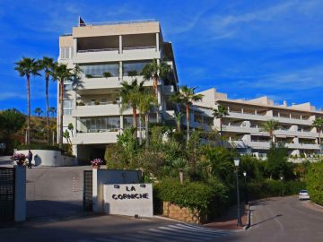 https://cdn.resales-online.com/public/da4ha5dk09/properties/bada87eb83cf11eeb0180217bc231ef4/w1200/1-7980e48d732b6fc85c14b43b94d2aa54.jpg?v=1700252097