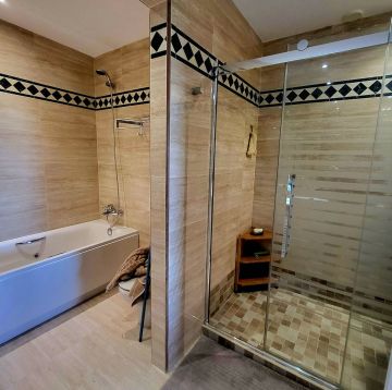 https://cdn.resales-online.com/public/da4ha5dk09/properties/bada87eb83cf11eeb0180217bc231ef4/w1200/23-79897b85162c6a486c7a4d1eb46924dd.jpg?v=1700252097