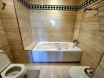https://cdn.resales-online.com/public/da4ha5dk09/properties/bada87eb83cf11eeb0180217bc231ef4/w1200/24-613bbc26f32d7013d348ef202dd30a43.jpg?v=1700252097