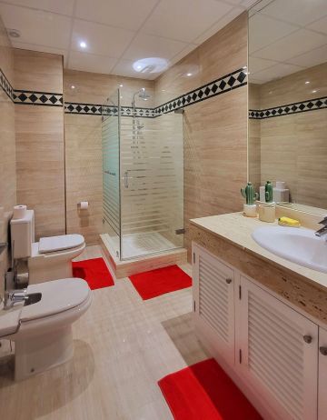 https://cdn.resales-online.com/public/da4ha5dk09/properties/bada87eb83cf11eeb0180217bc231ef4/w1200/29-7c2f312881aea9bbe9ddaeb9640e2c9a.jpg?v=1700252097
