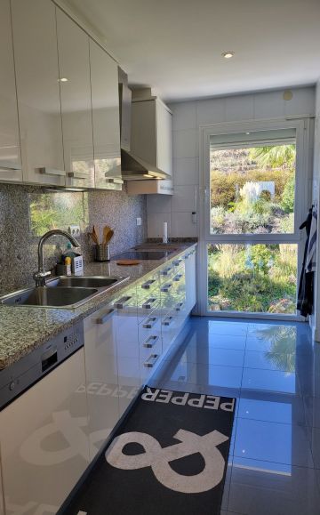 https://cdn.resales-online.com/public/da4ha5dk09/properties/bada87eb83cf11eeb0180217bc231ef4/w1200/33-f37a7fab00fce6ff6b895520b67d6d6d.jpg?v=1700252097