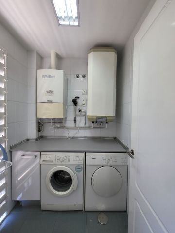 https://cdn.resales-online.com/public/da4ha5dk09/properties/bada87eb83cf11eeb0180217bc231ef4/w1200/34-2e8657844e540eba0189d71f472ffca9.jpg?v=1700252097
