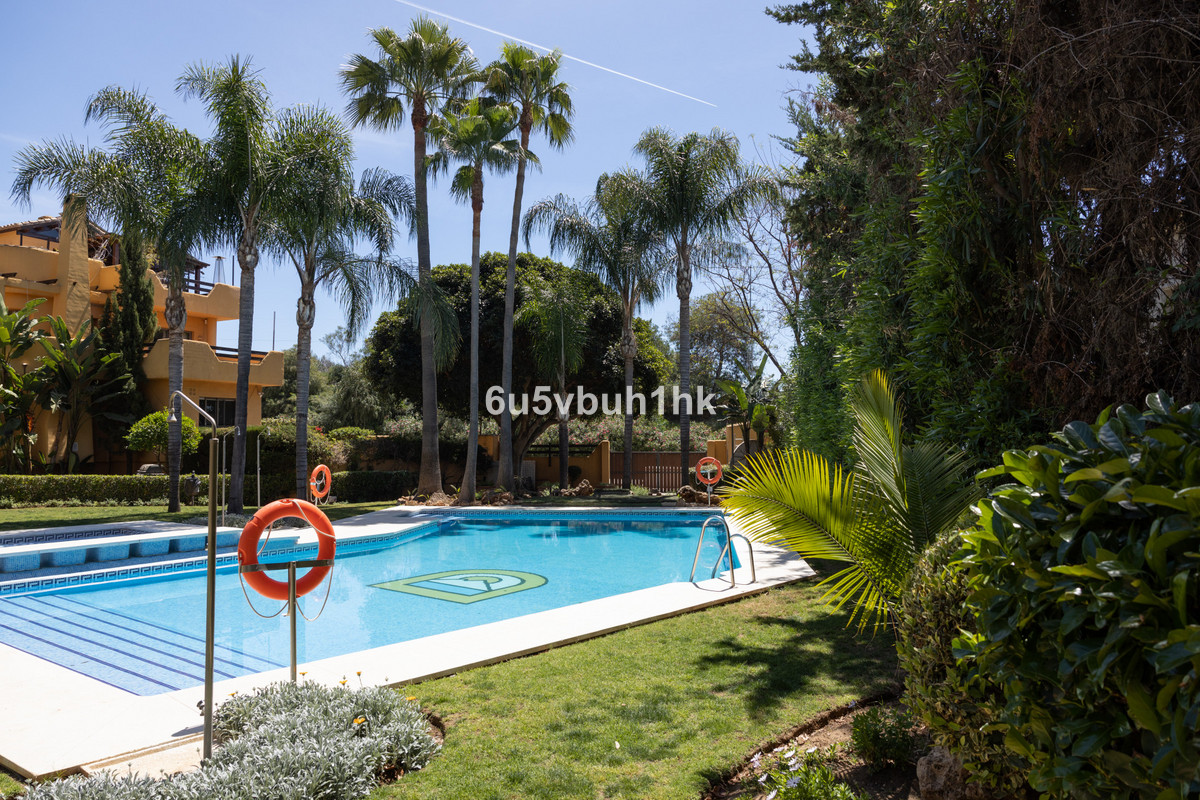 https://cdn.resales-online.com/public/6u5vbuh1hk/properties/8ae5b12c63fe11eea6080217bc231ef4/w1200/25-45e7a00e8ada30030040e20a35fbccfd.jpg?v=1696569139