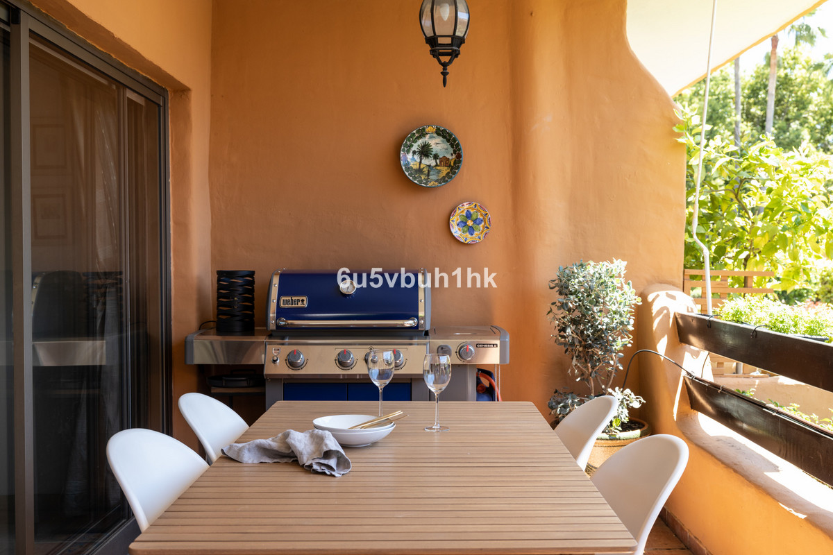 https://cdn.resales-online.com/public/6u5vbuh1hk/properties/8ae5b12c63fe11eea6080217bc231ef4/w1200/4-c23c0f86247804fa50226aecd8b0b2c8.jpg?v=1696569139