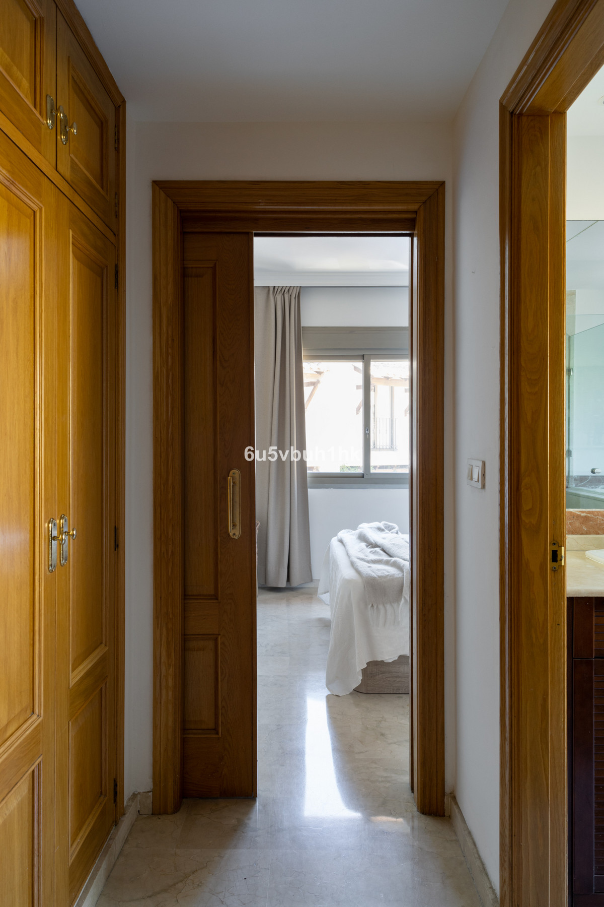 https://cdn.resales-online.com/public/6u5vbuh1hk/properties/8ae5b12c63fe11eea6080217bc231ef4/w1200/10-bb915d1cb19341576dcdc994b81ab9c5.jpg?v=1696569139