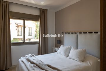https://cdn.resales-online.com/public/6u5vbuh1hk/properties/8ae5b12c63fe11eea6080217bc231ef4/w1200/11-20939a0134ad724a8cb2a801094d15a4.jpg?v=1696569139