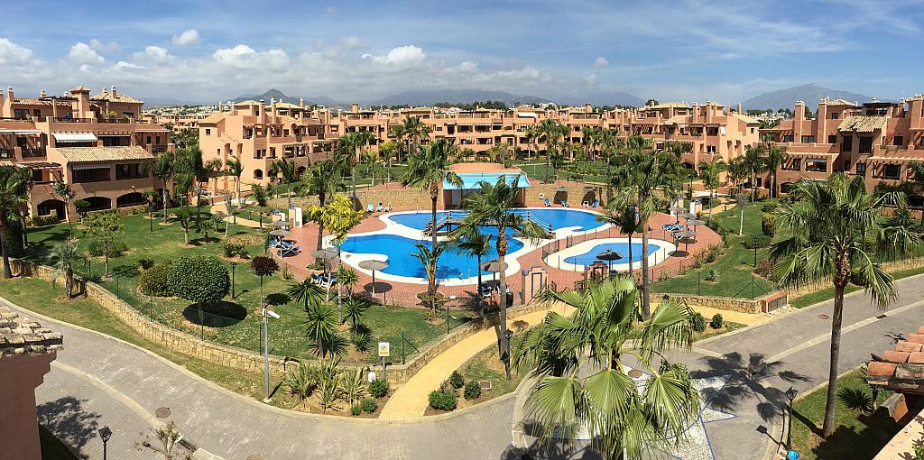 https://cdn.resales-online.com/public/aprt2k2cmc/properties/6369dacb6aca11eba13006b3c6b82ba8/w1200/1-7980e48d732b6fc85c14b43b94d2aa54.jpg?v=1612957906