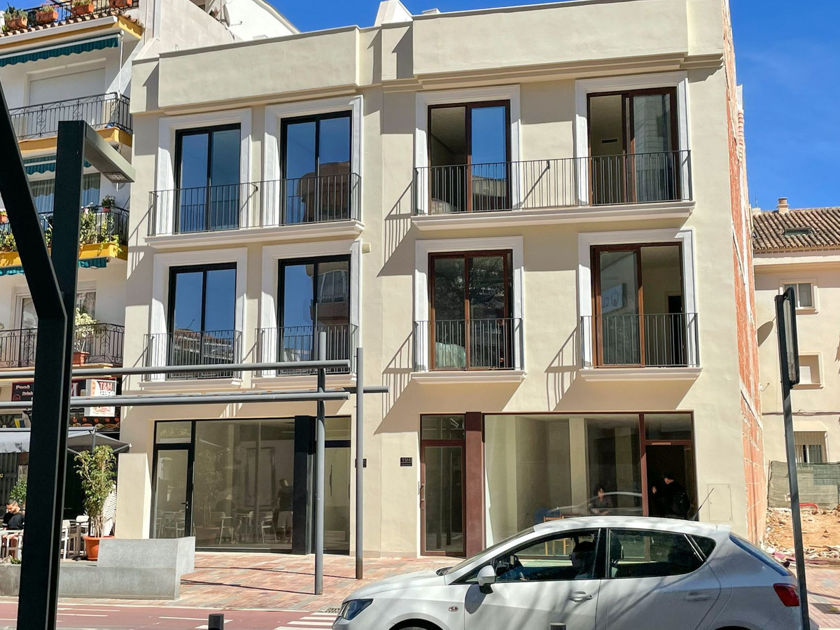 https://cdn.resales-online.com/public/yh6h8asaid/properties/f8b86a107c9111ee8fbe0217bc231ef4/w1200/1-7980e48d732b6fc85c14b43b94d2aa54.jpg?v=1701114461